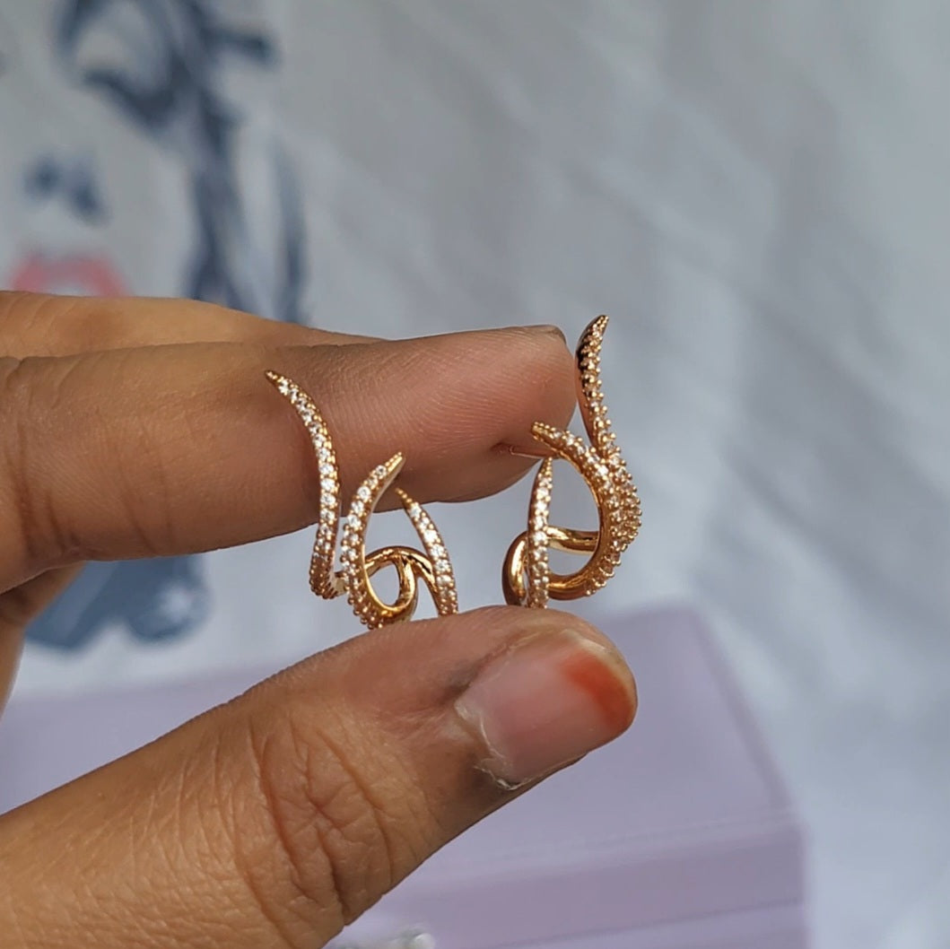 Crawling earcuffs