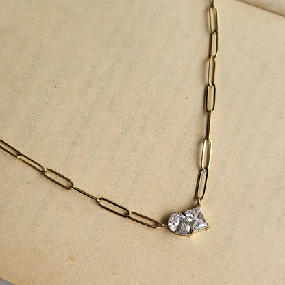 Goldie pendent chain