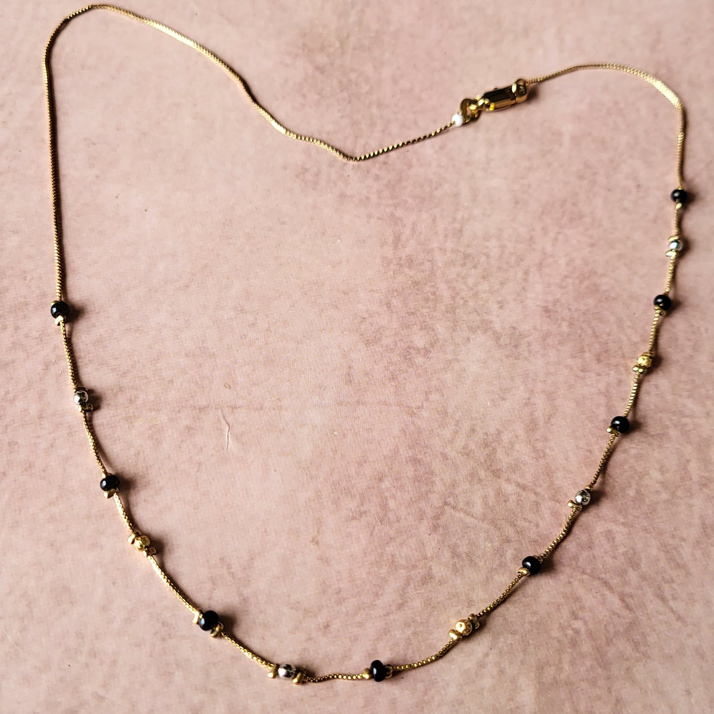 Black beads chain (SM)