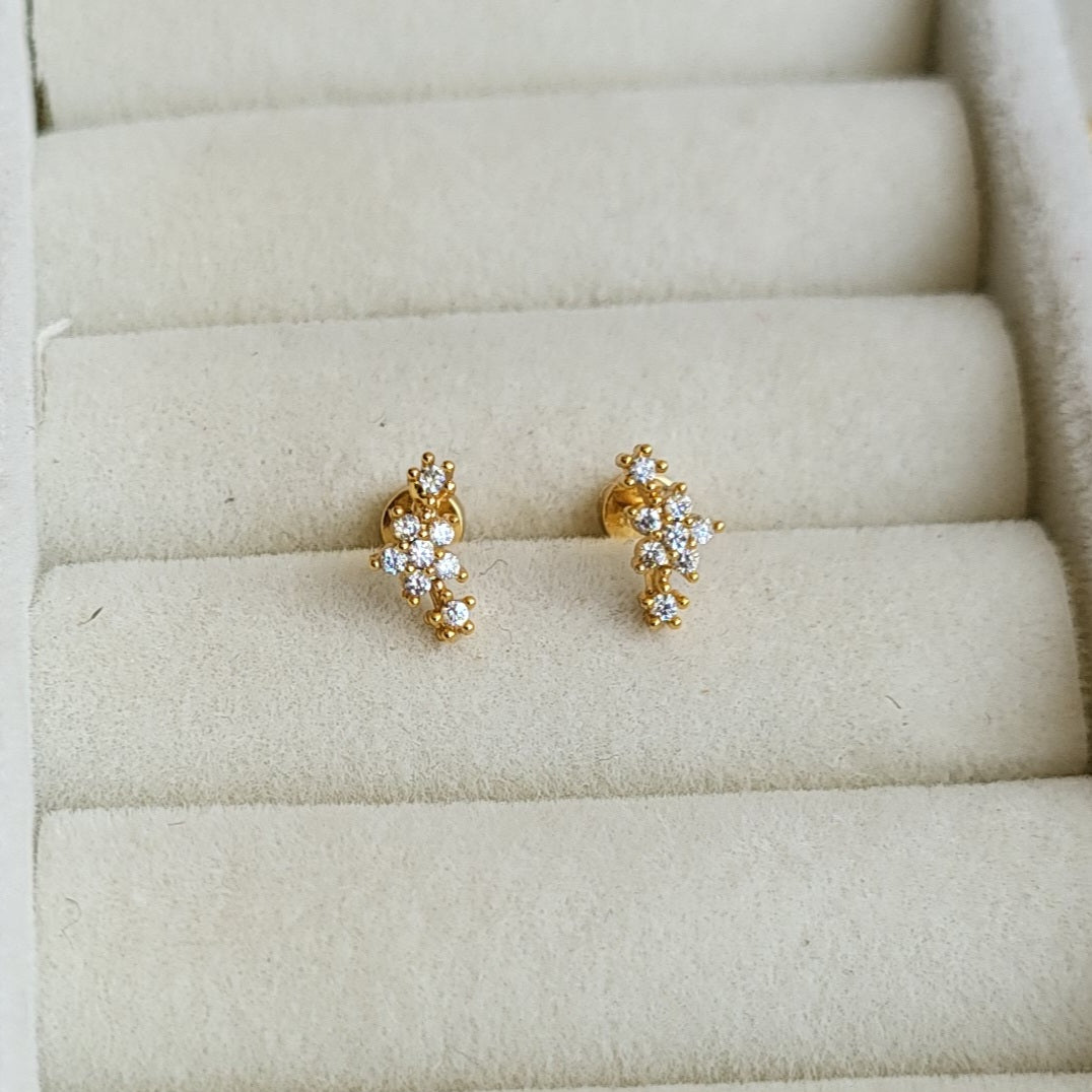 Taara mini studs (flat screwback)