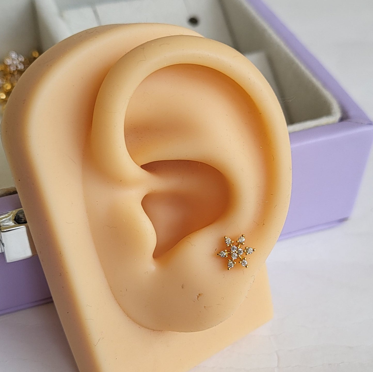 Snowflake mini studs (ball screwback)