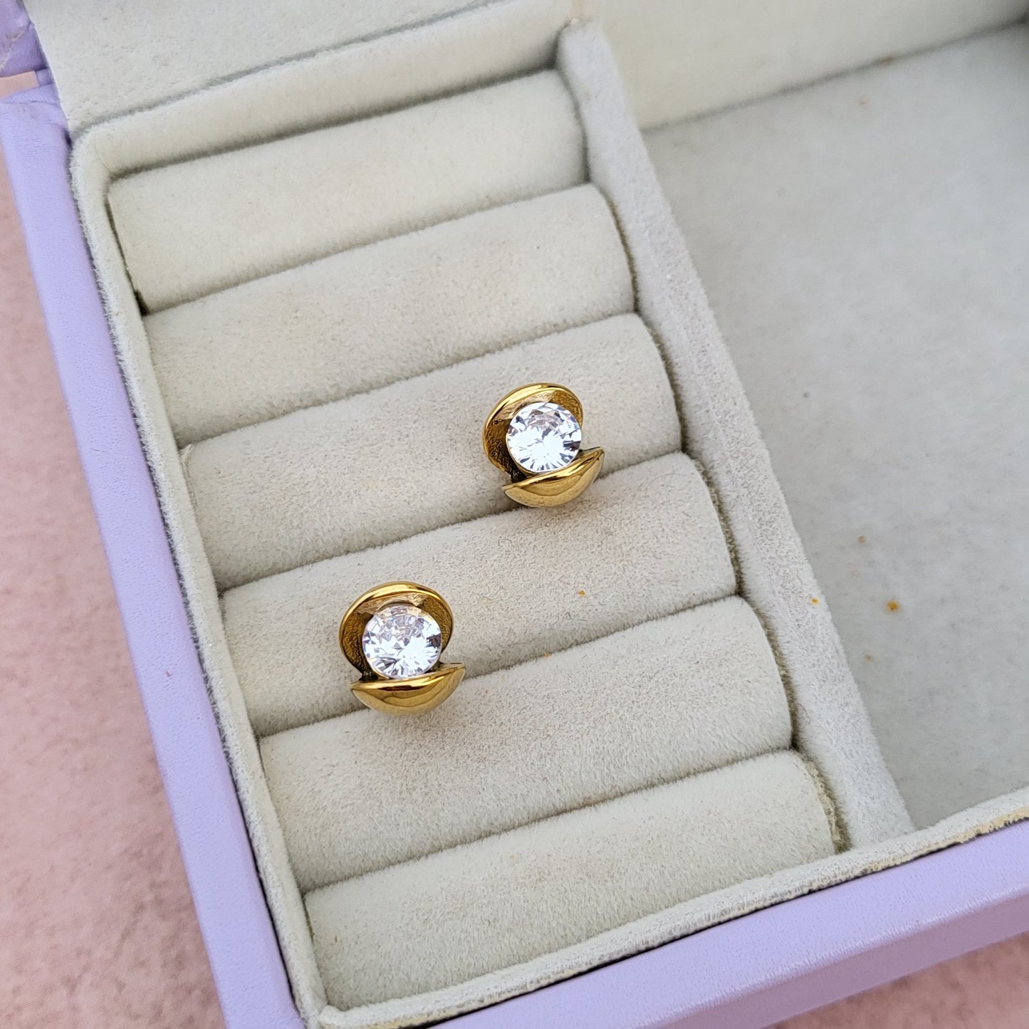 Gold Shell studs