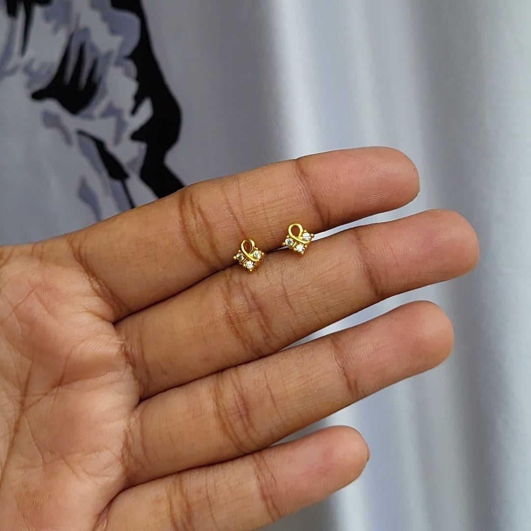 Varnika Mini studs (ball screwback)