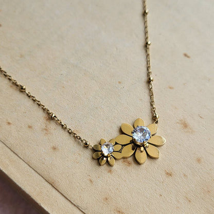 Dual fleur pendant chain
