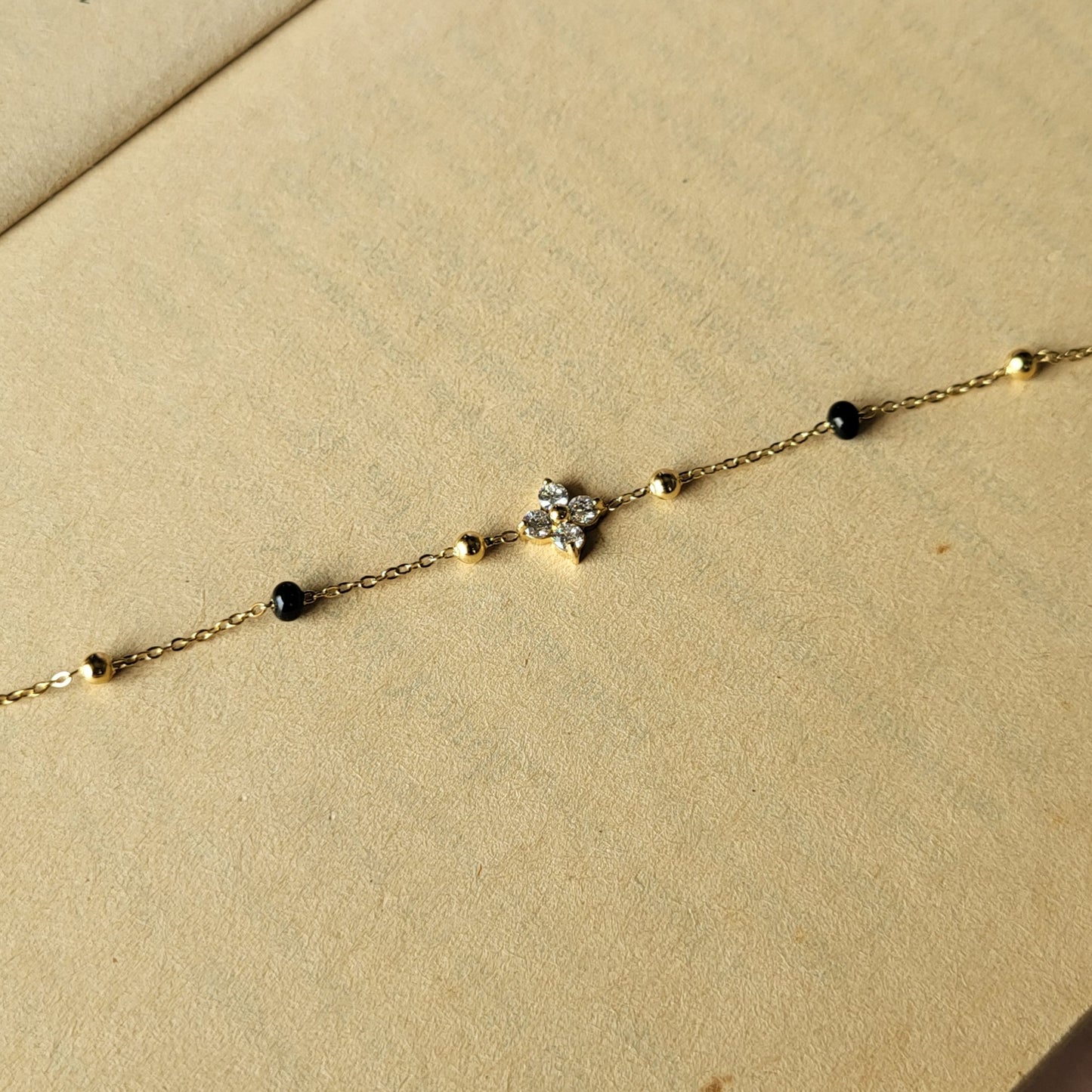 Hand mangalsutra