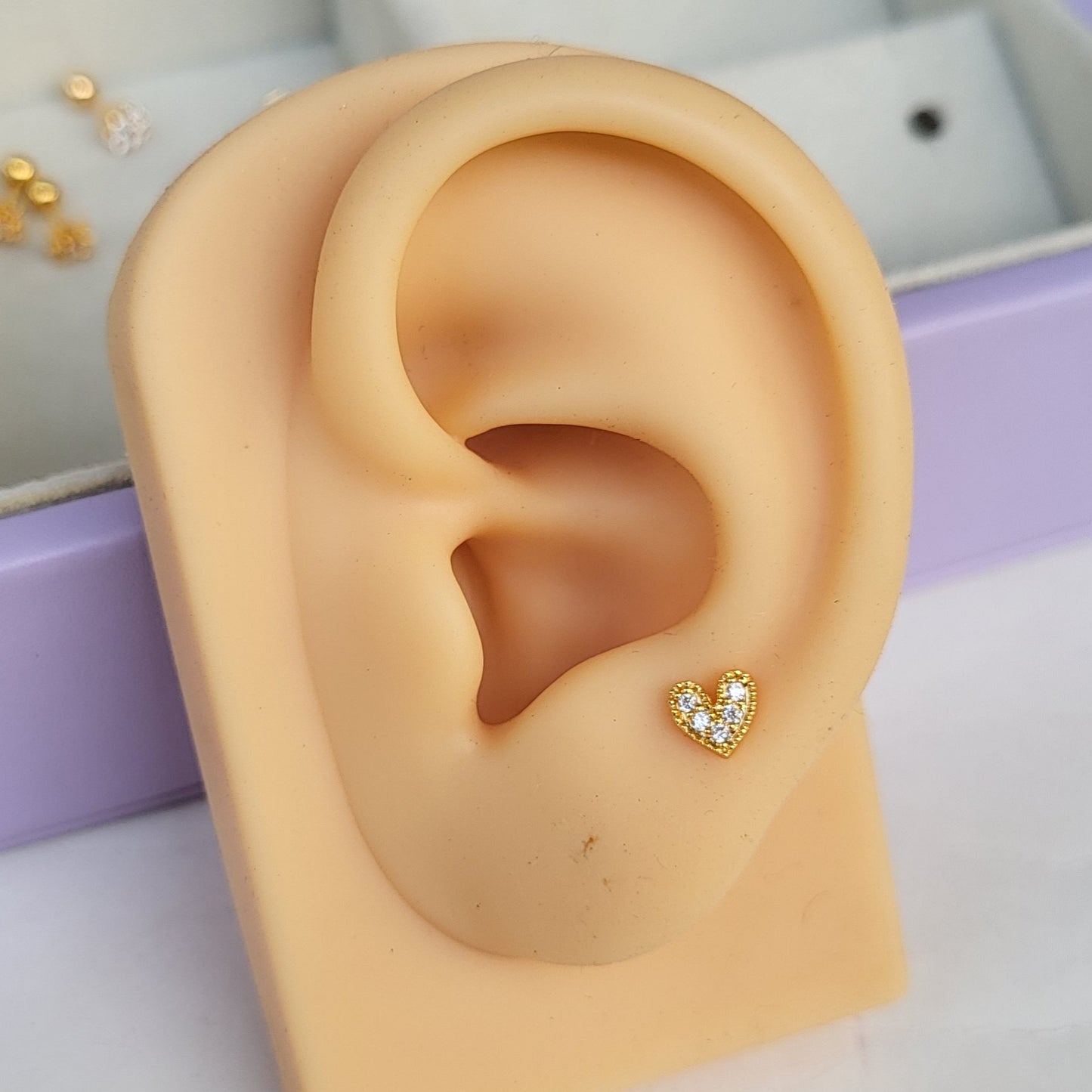 Dil mini studs (ball screwback)