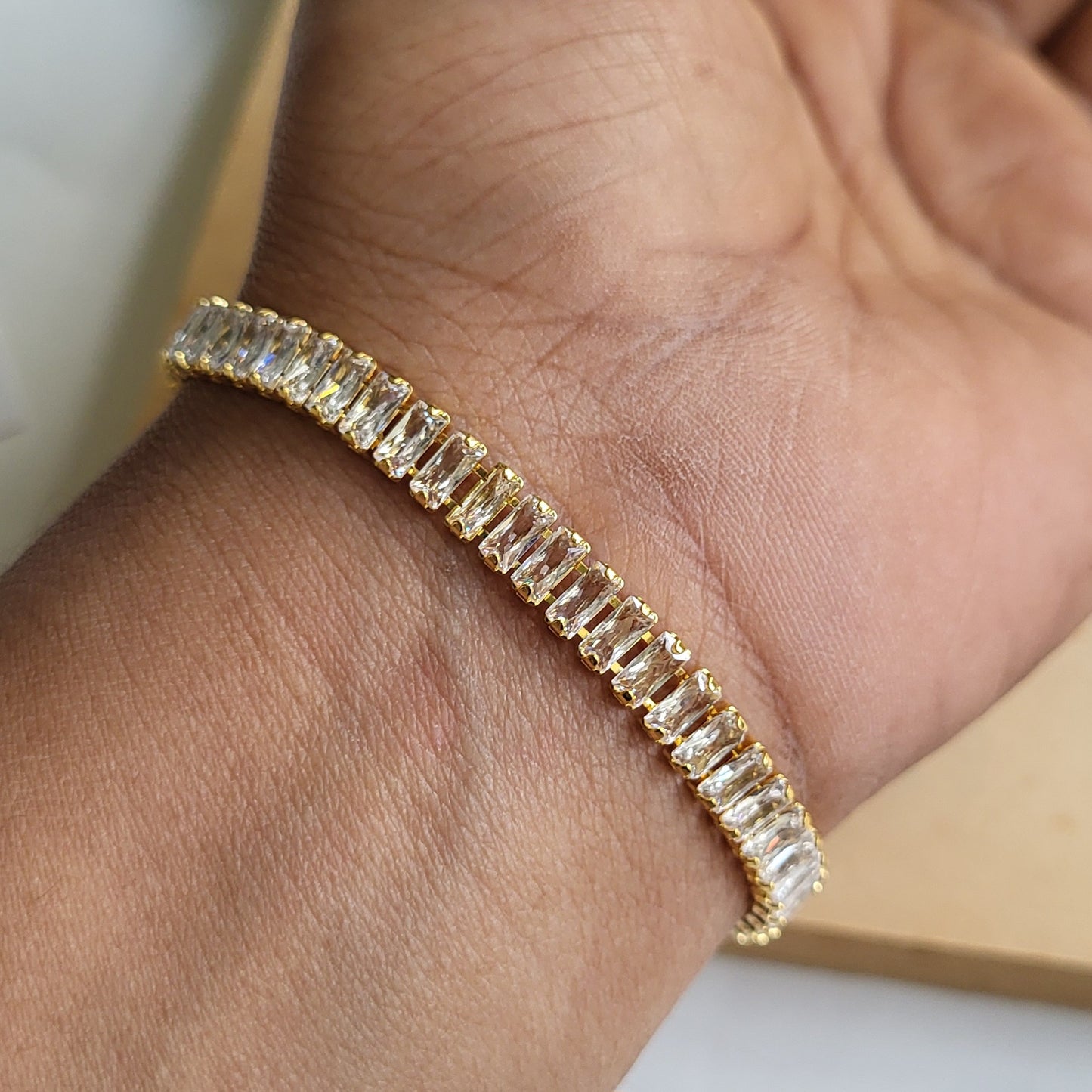 Tennis bracelet