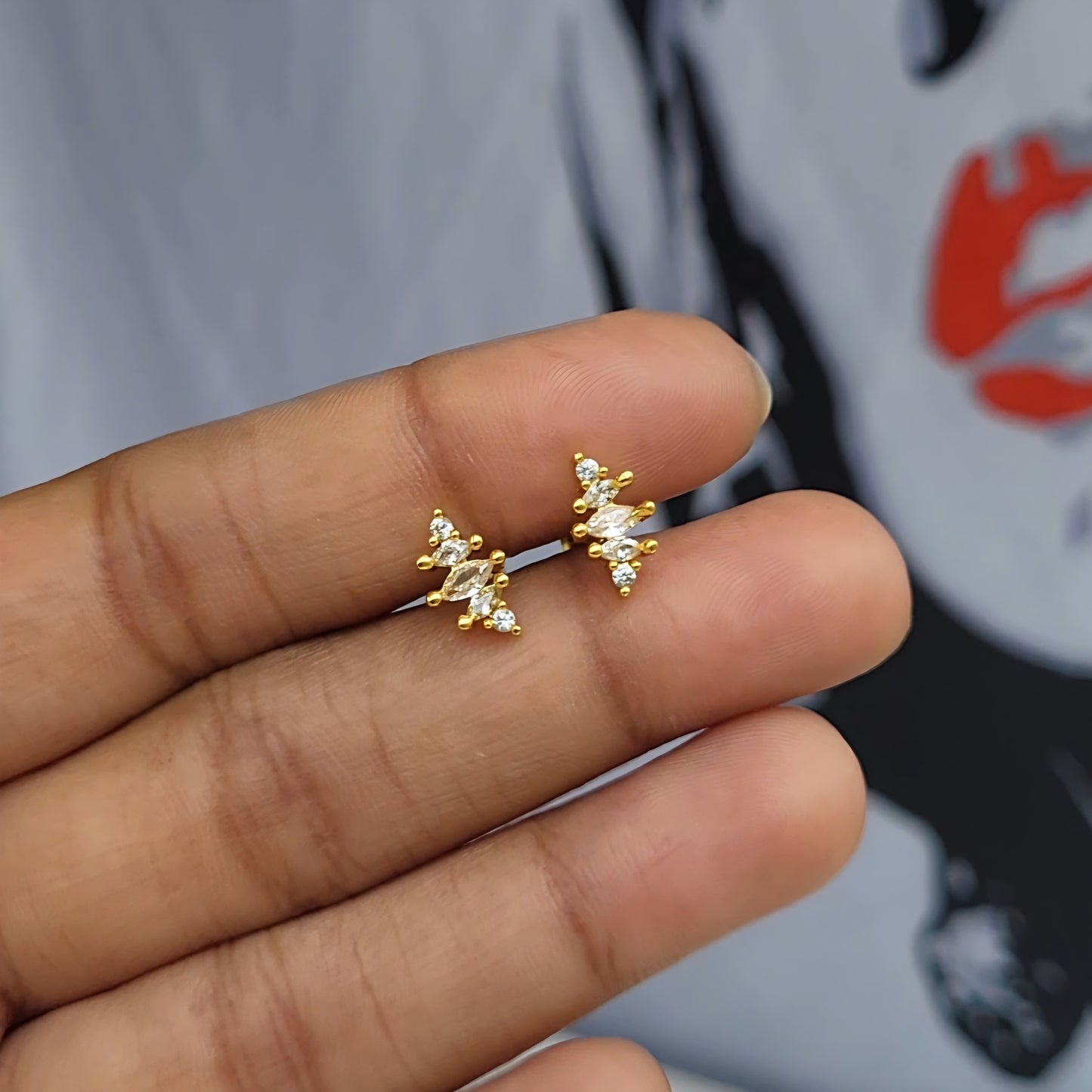 Saanvi mini studs (ball screwback)