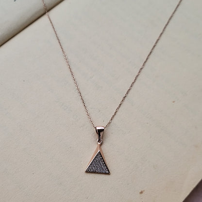 Aarna pendant chain