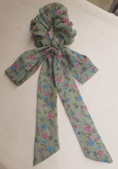 Olive garden scrunchie