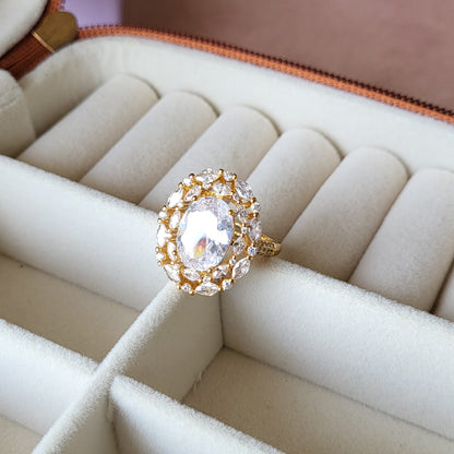 Queen finger ring