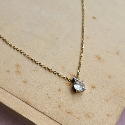 Alia pendant chain