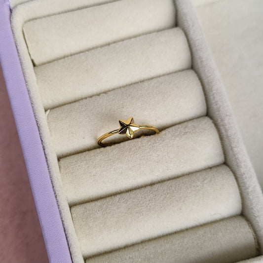 Star finger ring