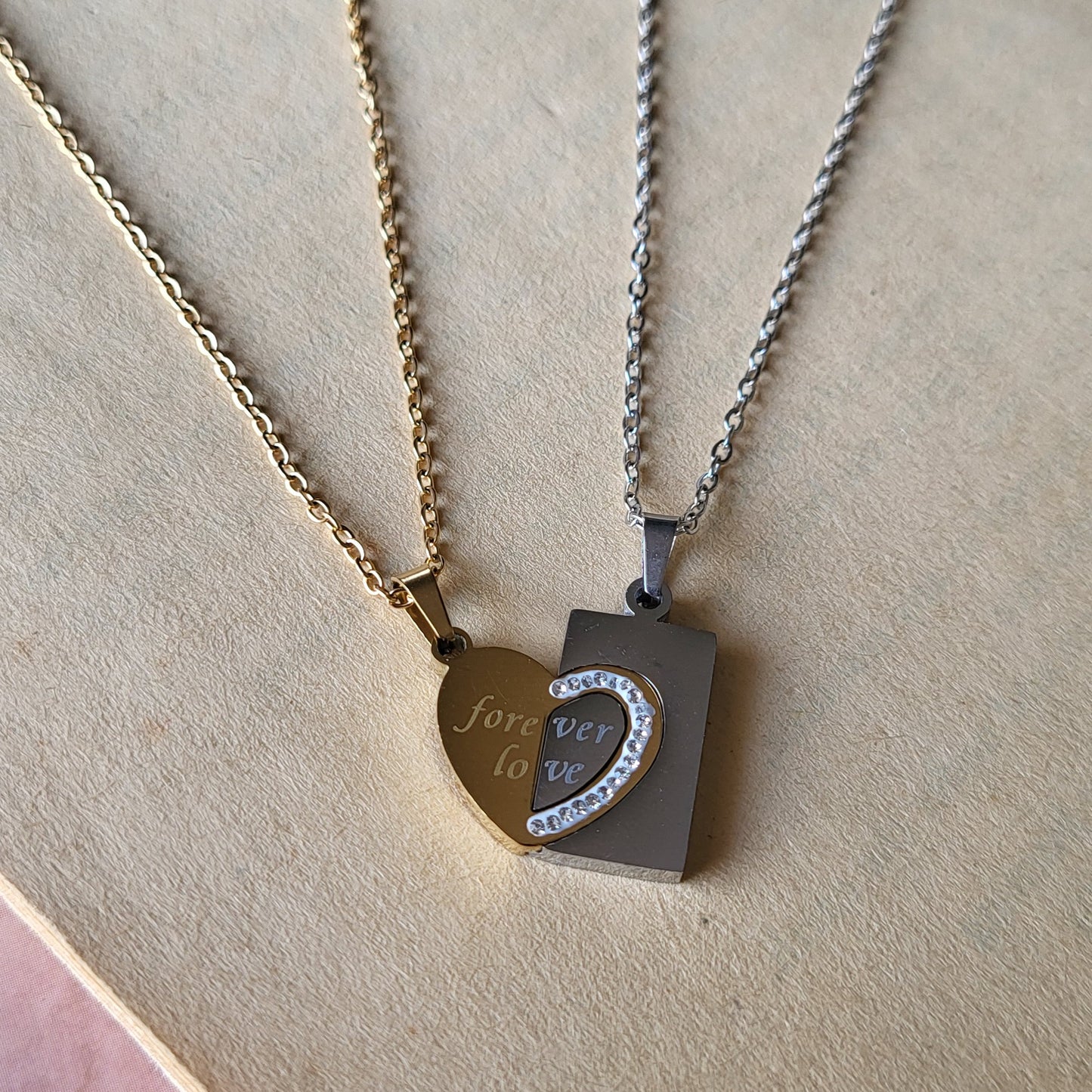 Couple pendant chain