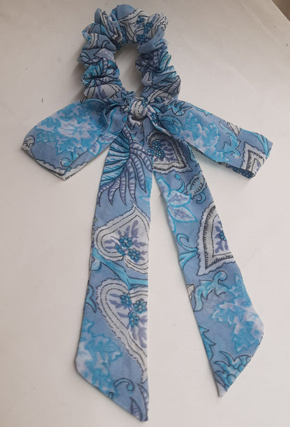 Garden blue scrunchie
