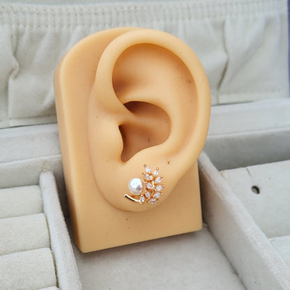 Pearl leaf studs