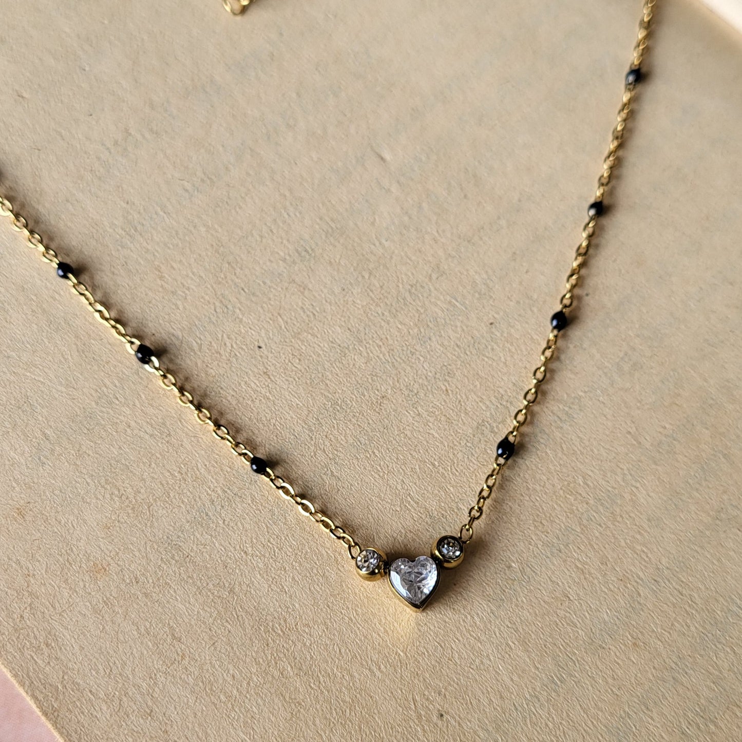 Nora mangalsutra