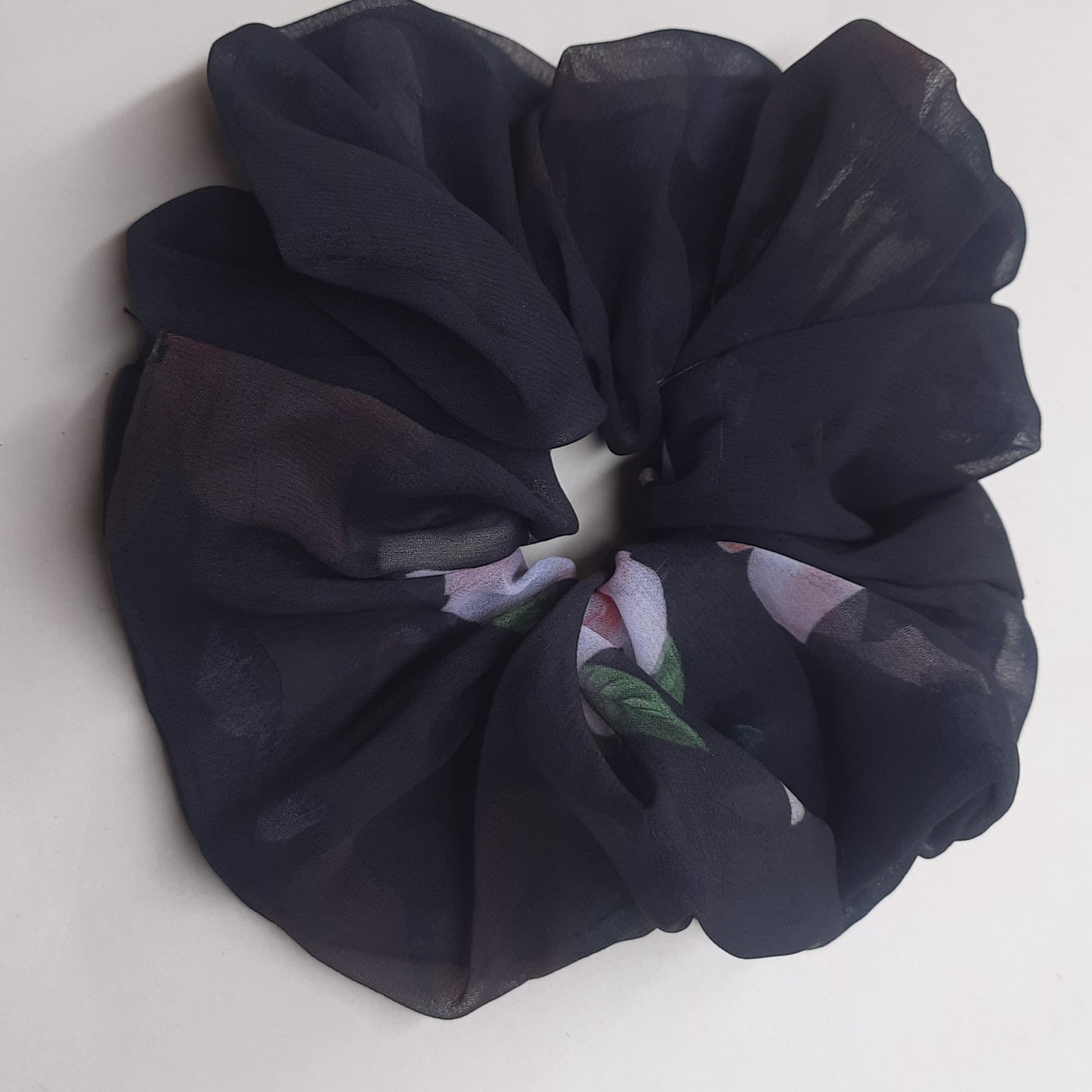 Black beauty XXL scrunchie