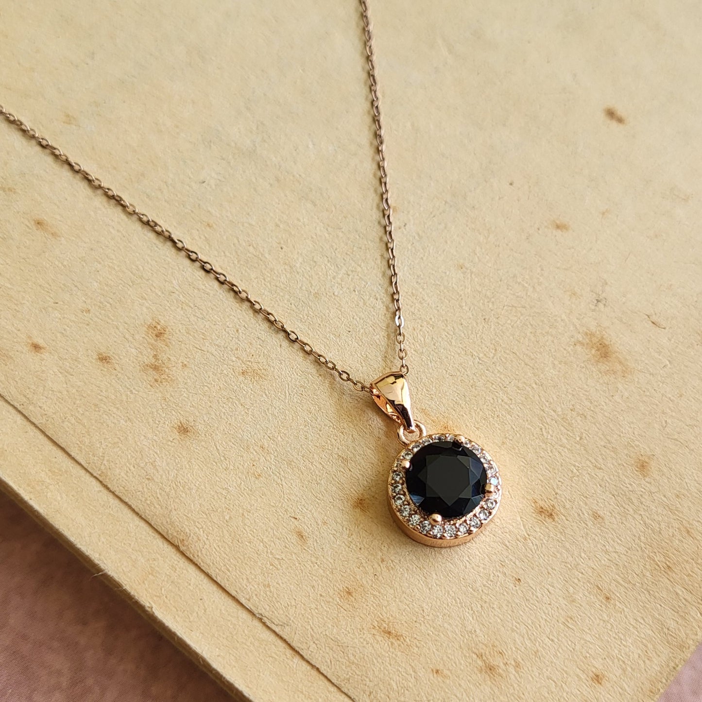 Belle pendant chain