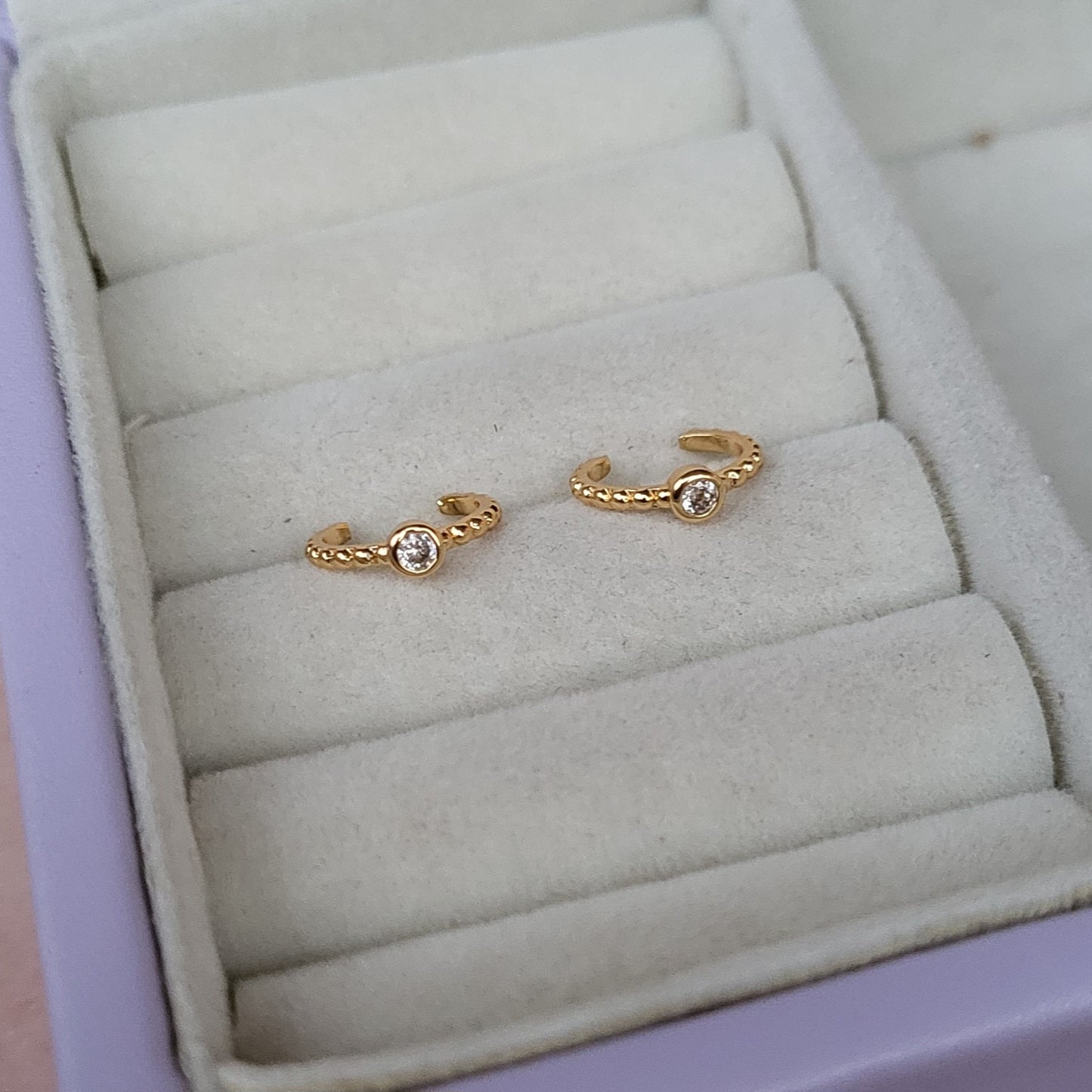 Stone earclip