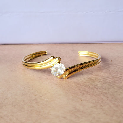 Moh hand cuff