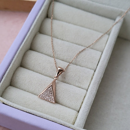 Aarna pendant chain
