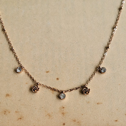Roja necklace