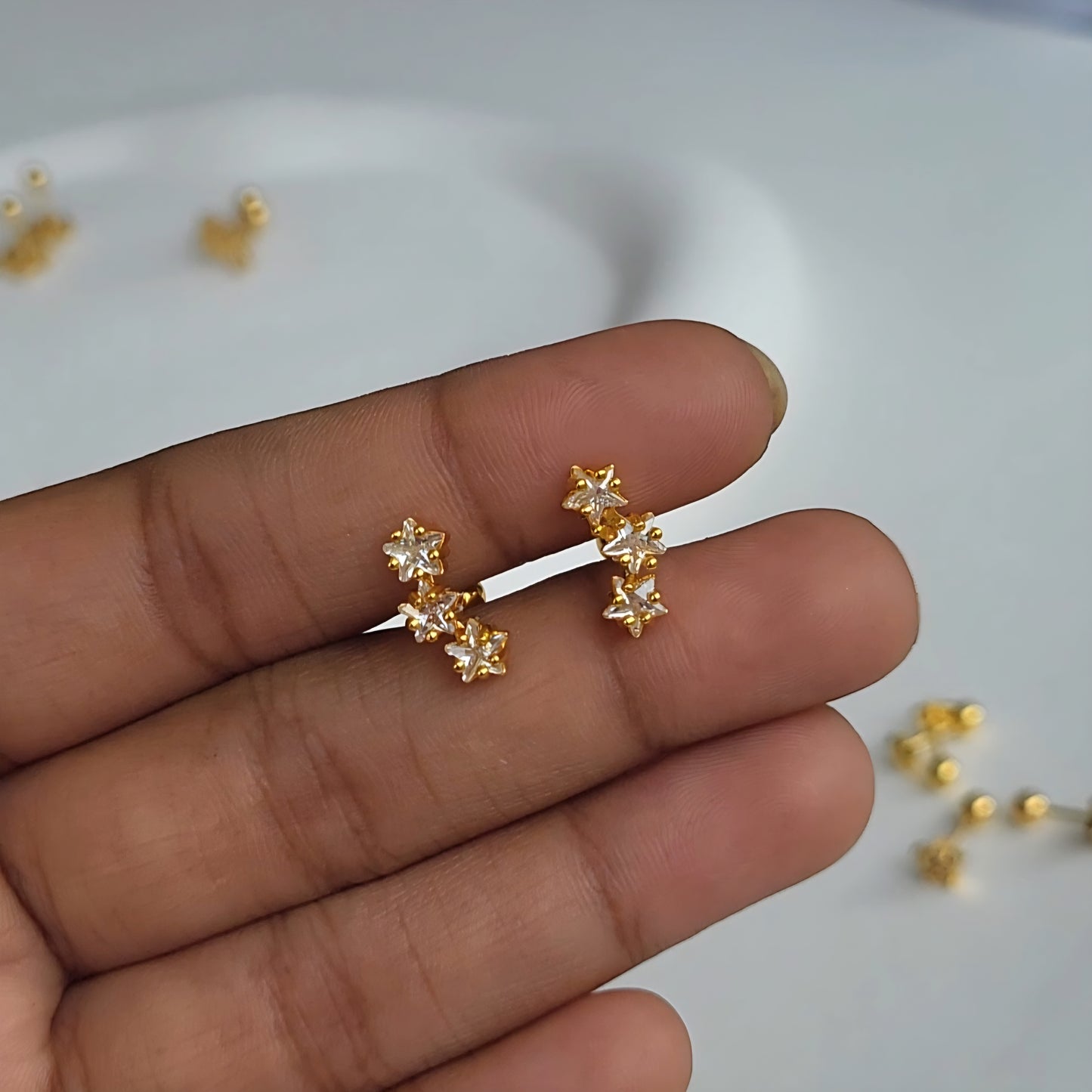 Ira mini studs (ball screwback)