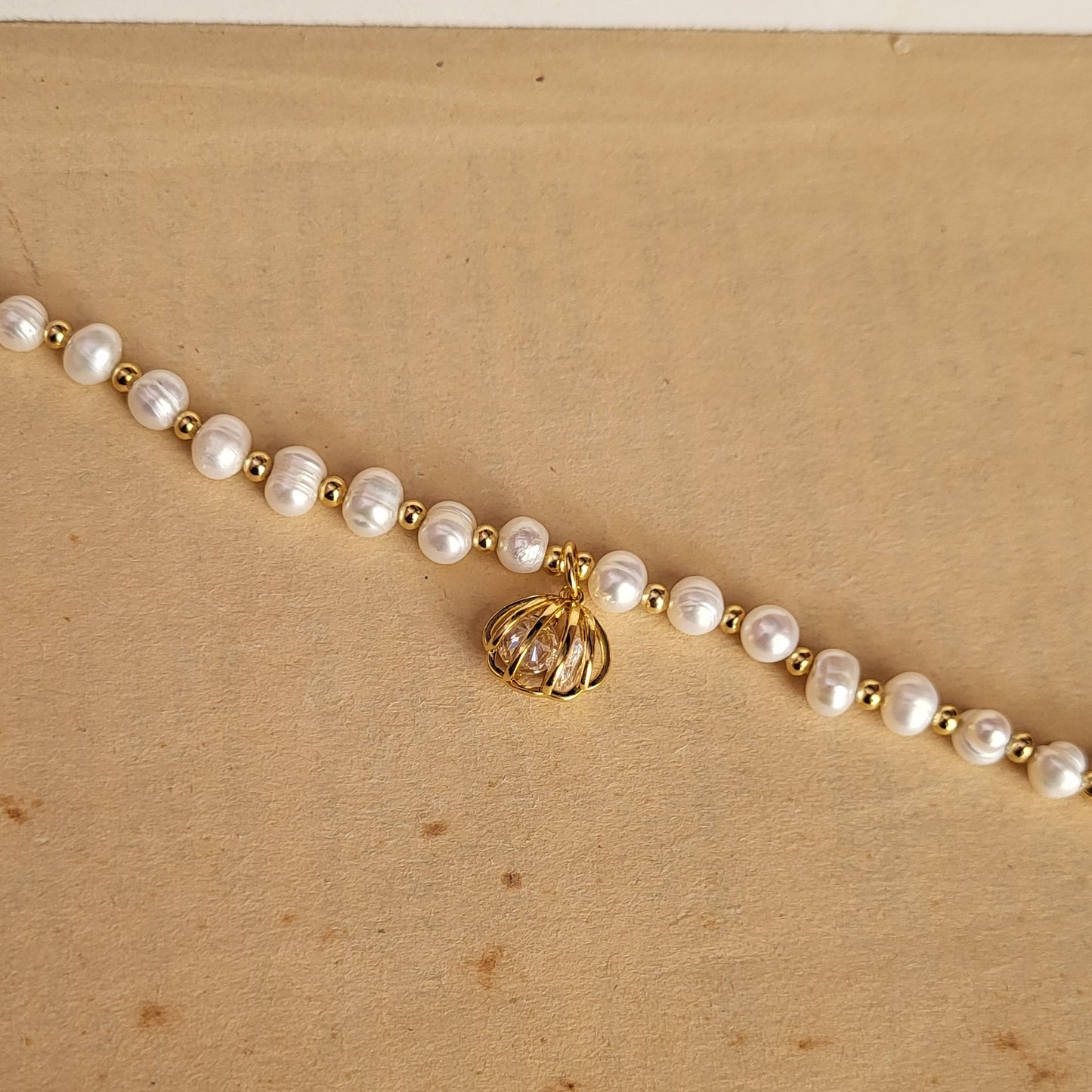 Pearl bracelet (SHELL)