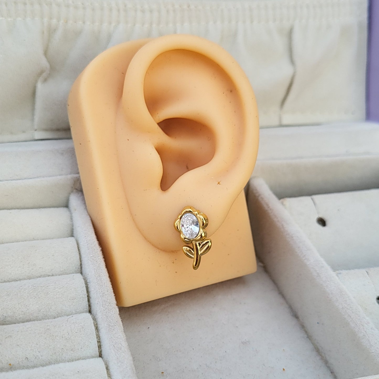 Daisy studs