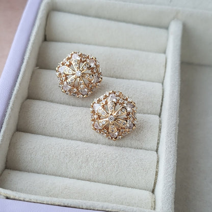 Mandara studs