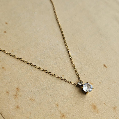 Alia pendant chain