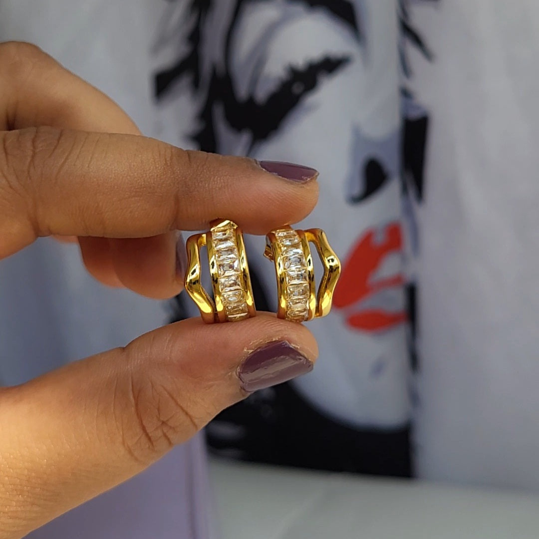 Wave hook studs