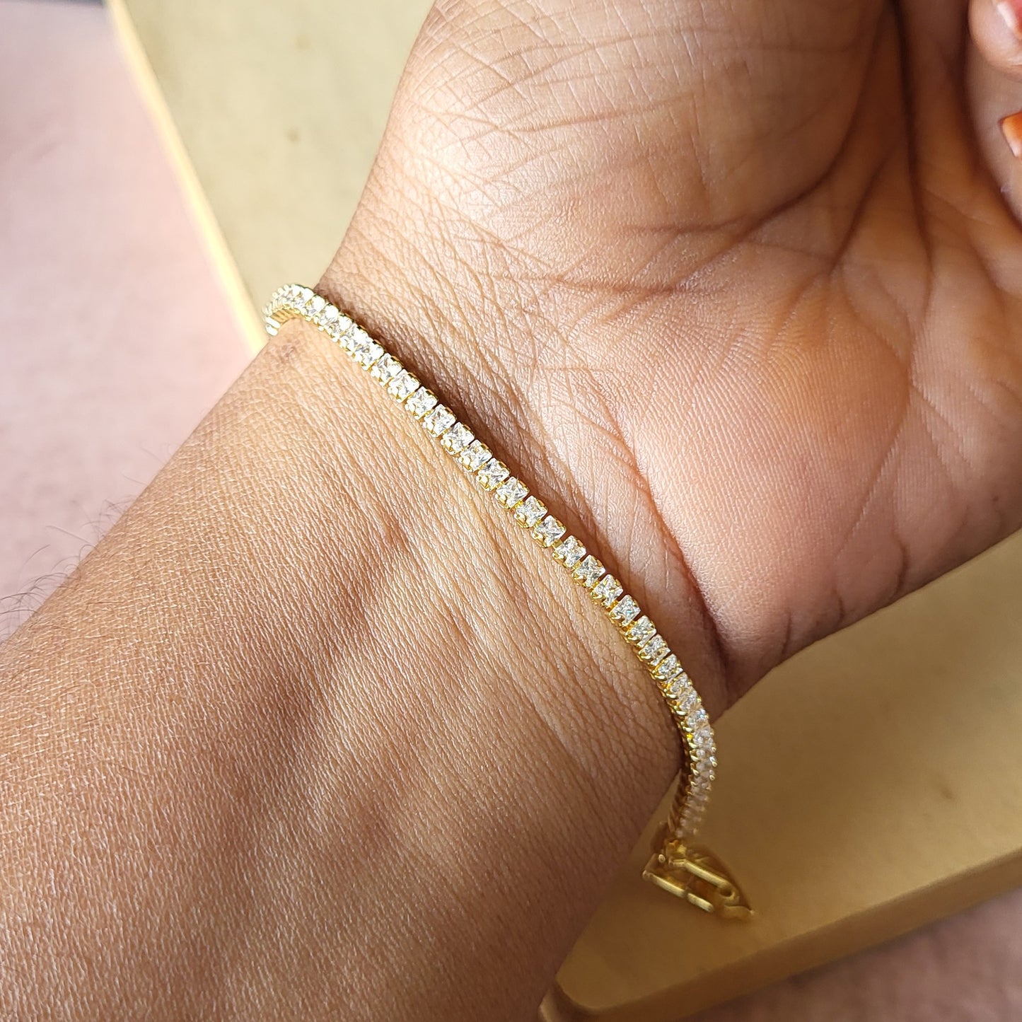 Tennis bracelet
