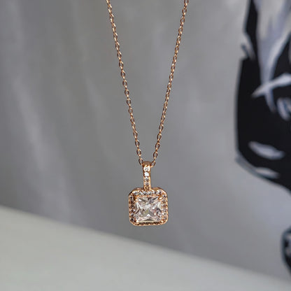 Tira Pendant chain