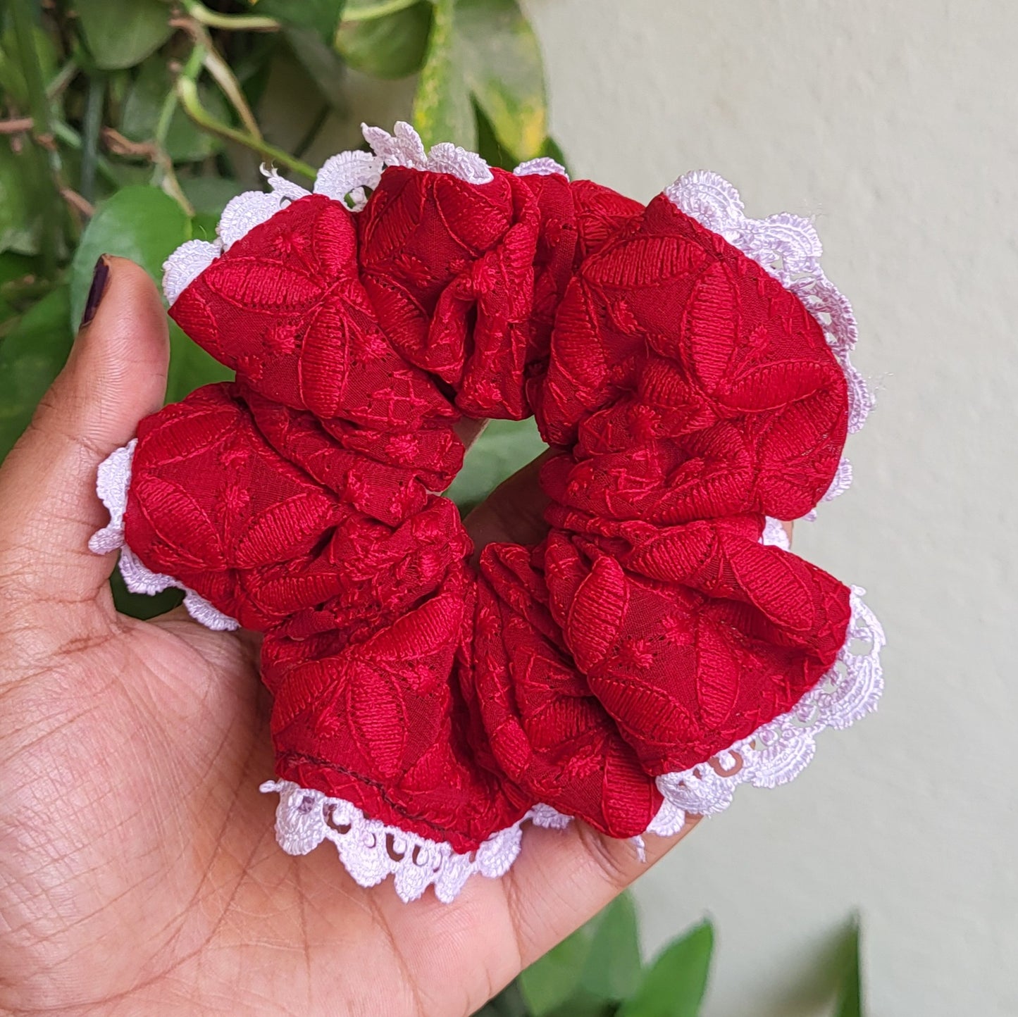 Chikankari scrunchies