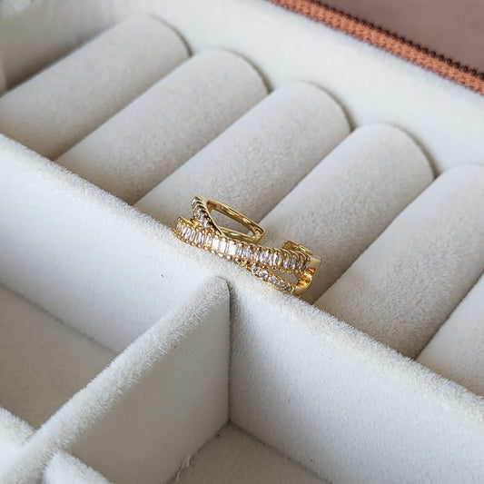 Gloria finger ring