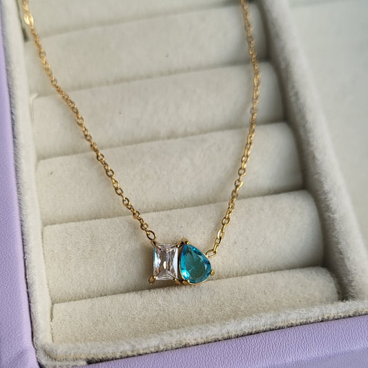 Lilly pendent chain