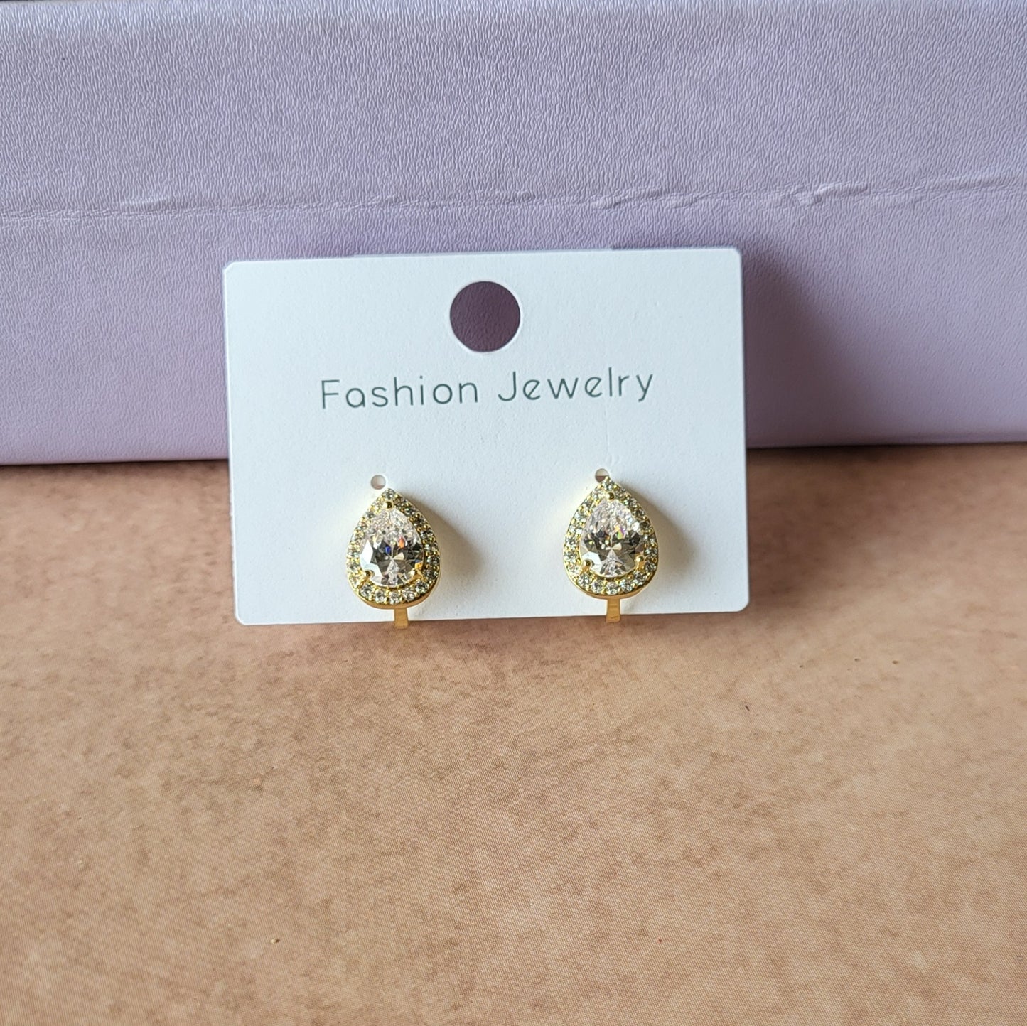 Drop earclip