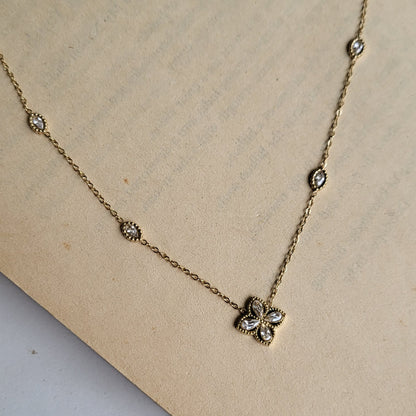 Bloom necklace