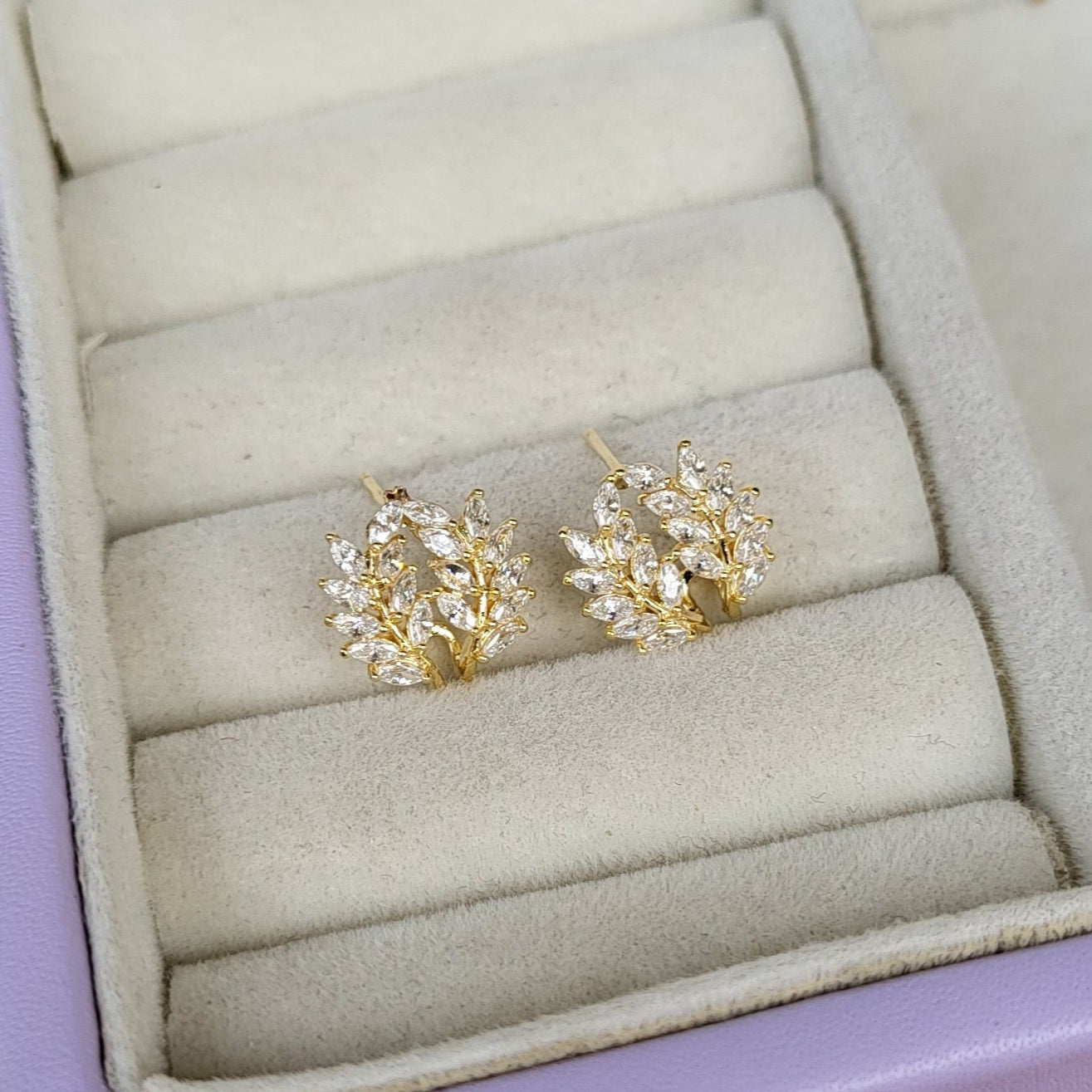 Willow cuff studs