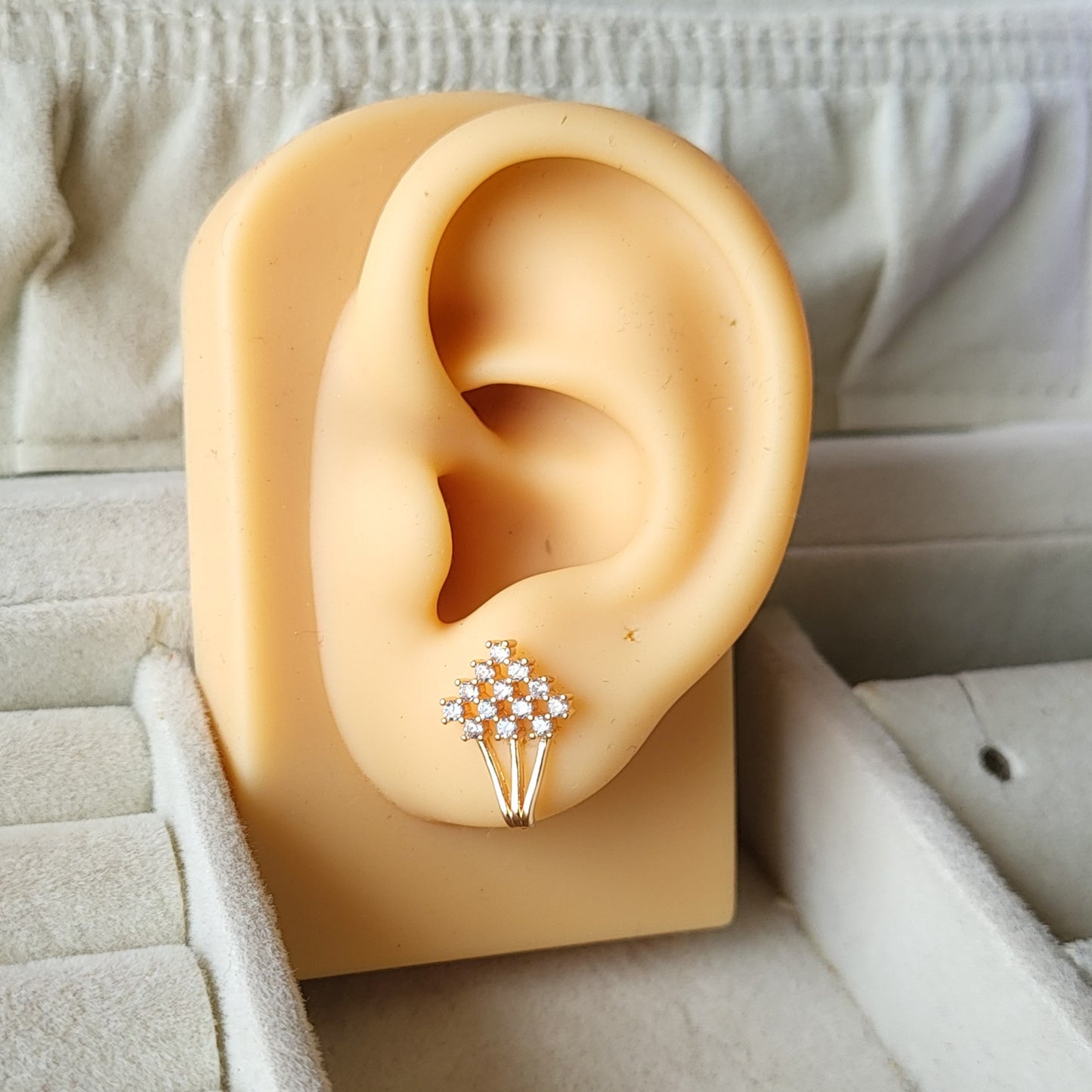 Anya studs
