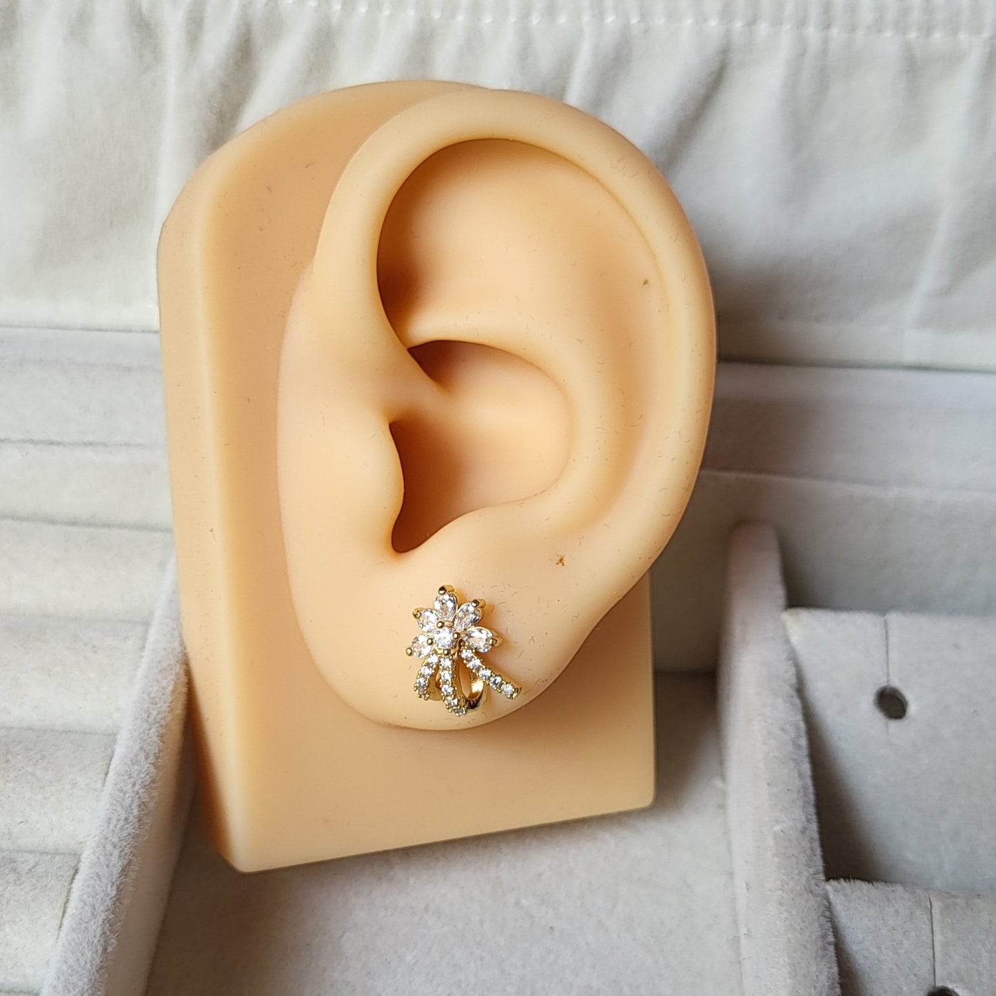 Bloom studs