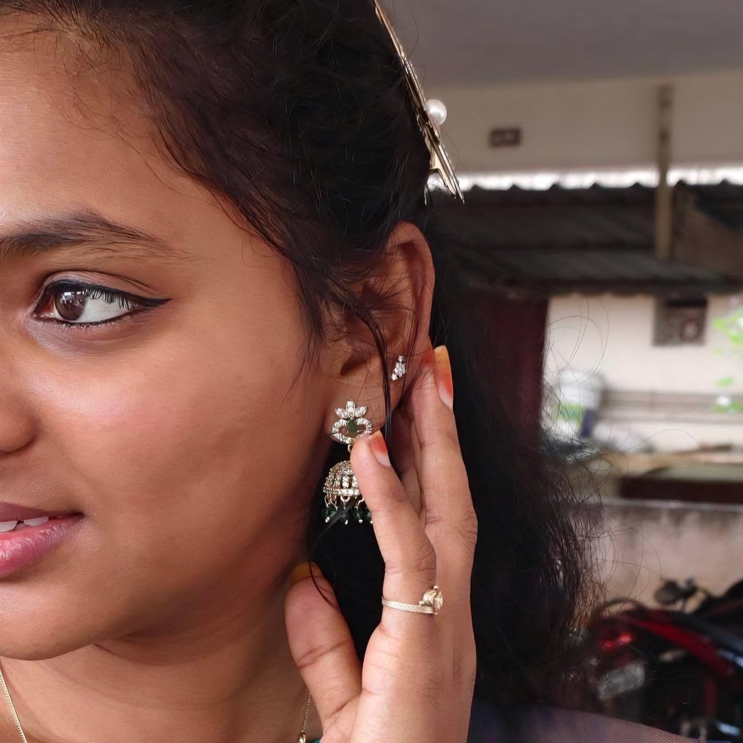 Taara mini studs (flat screwback)