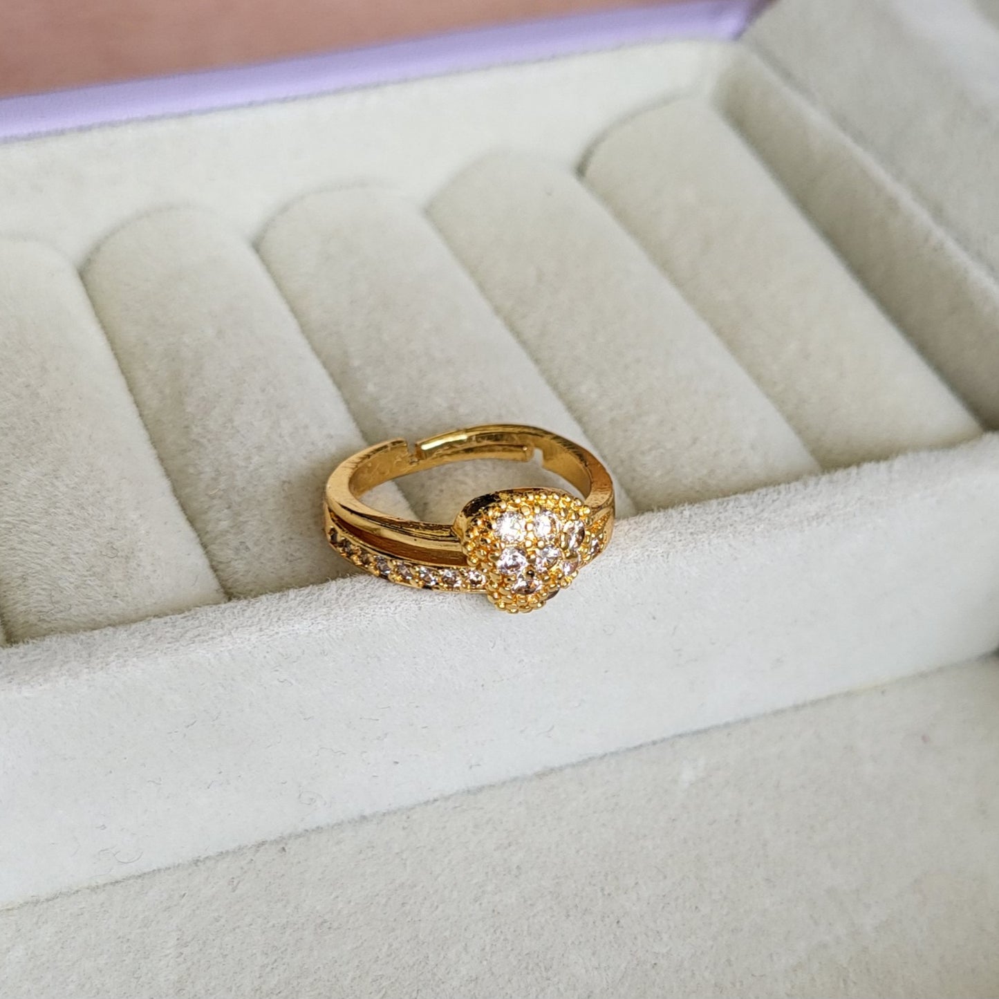 Valentine finger ring