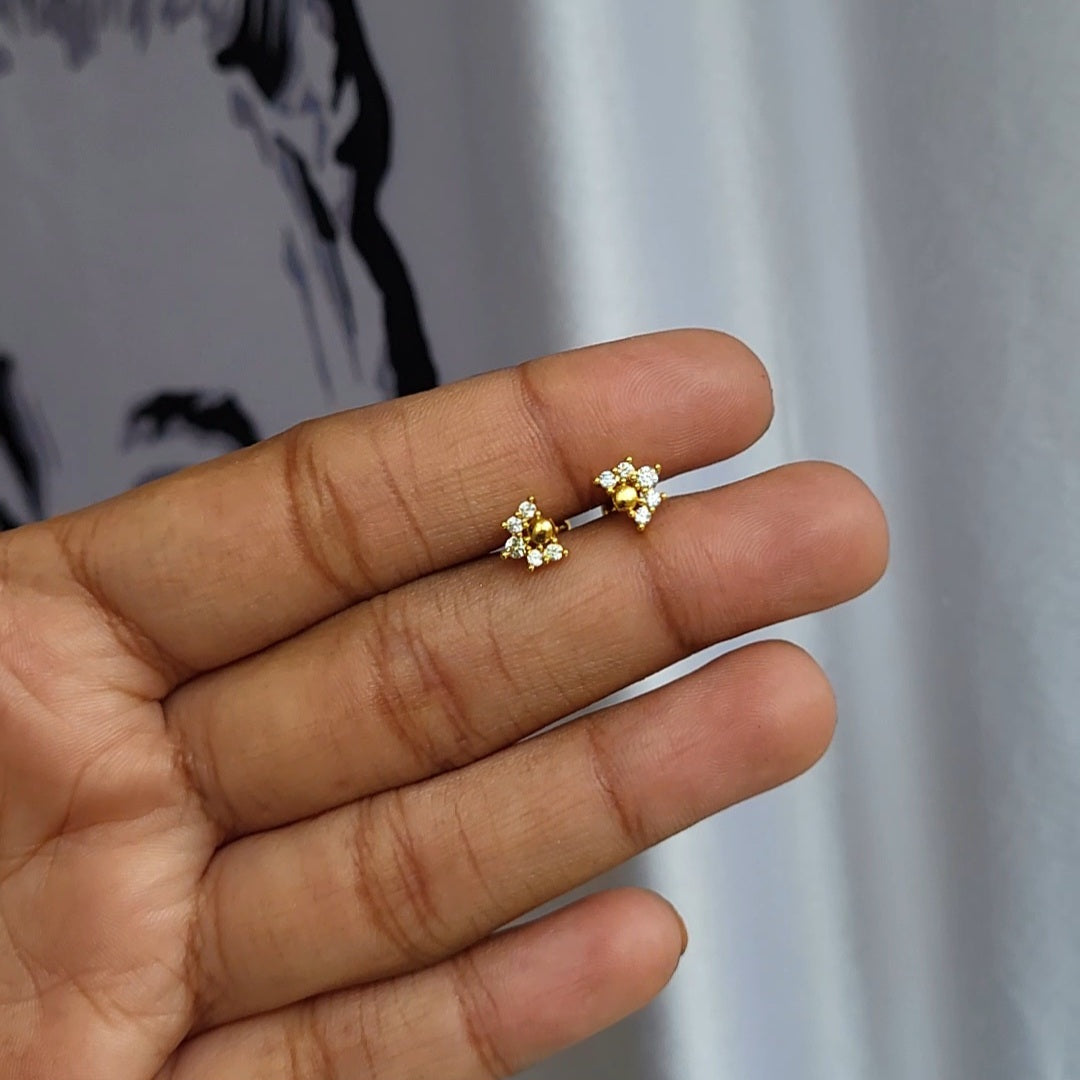 Artha Mini studs (Mini screwback)