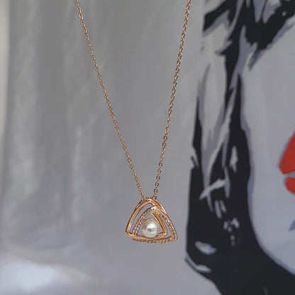 Ariana Pendant chain