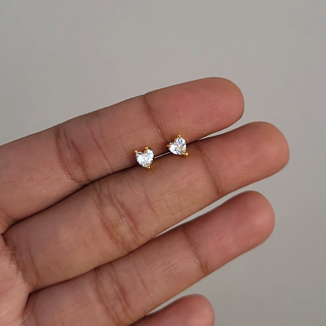Mini heart studs (ball screwback)