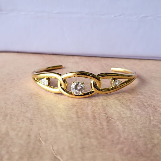 Anya hand cuff