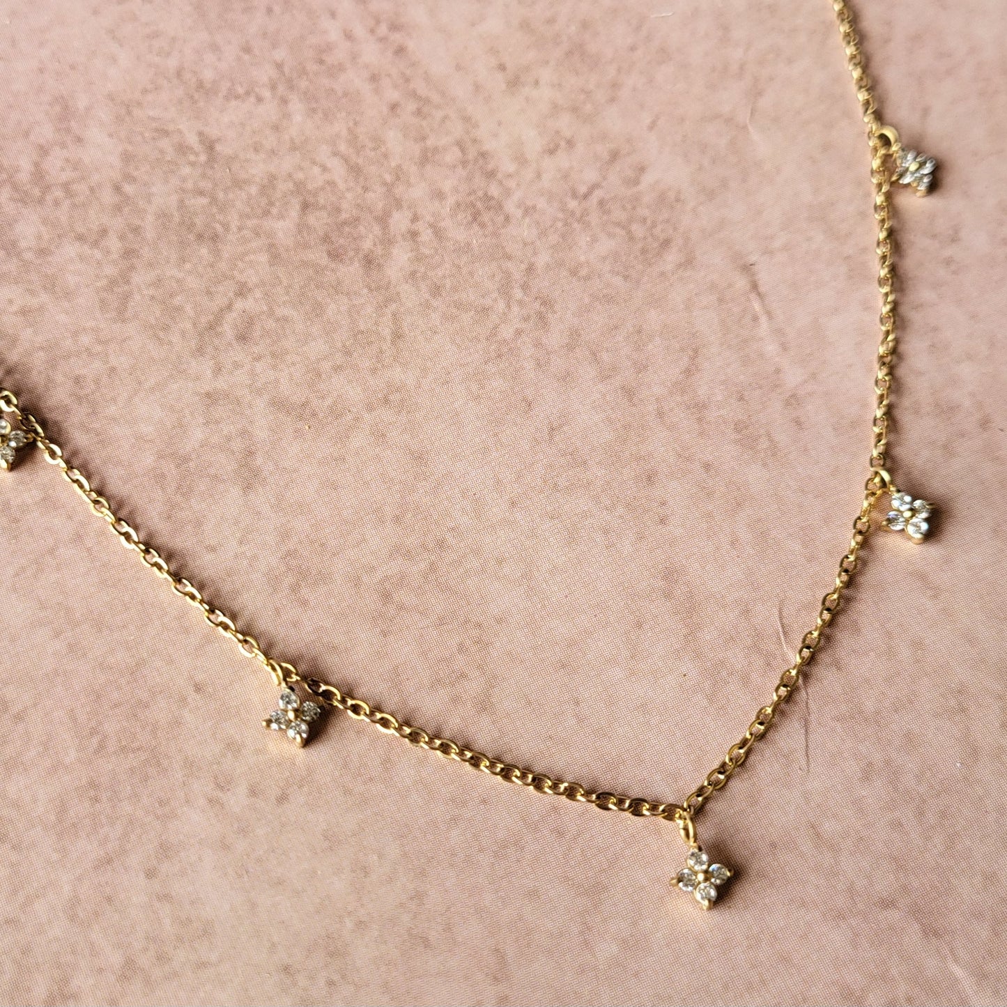Clover drops necklace